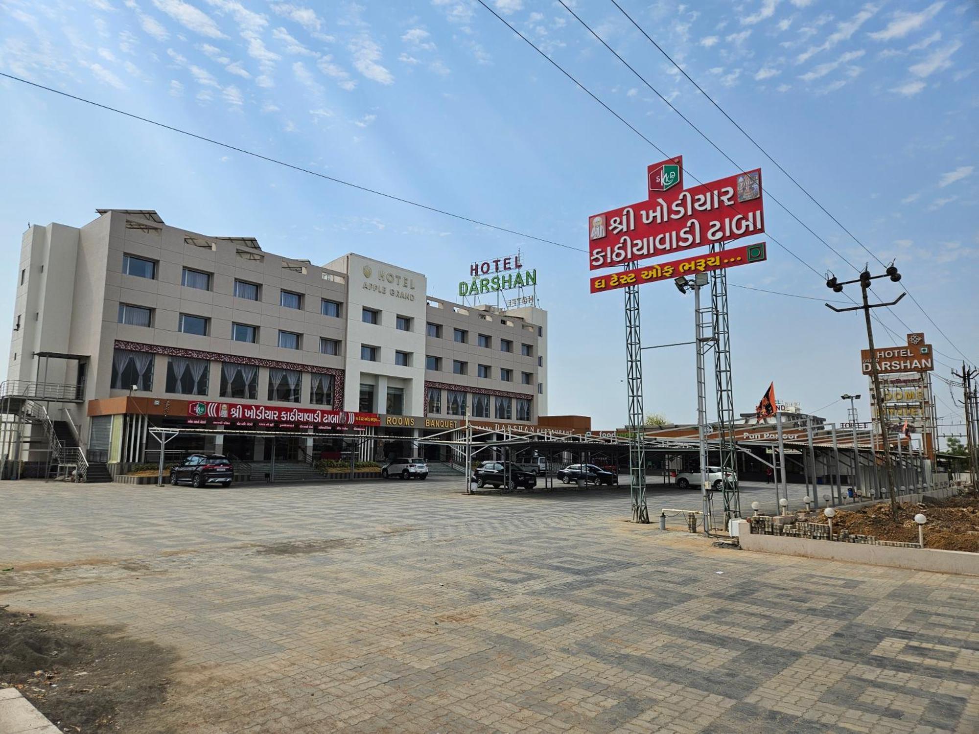 Hotel Grand Darshan Вадодара Екстер'єр фото