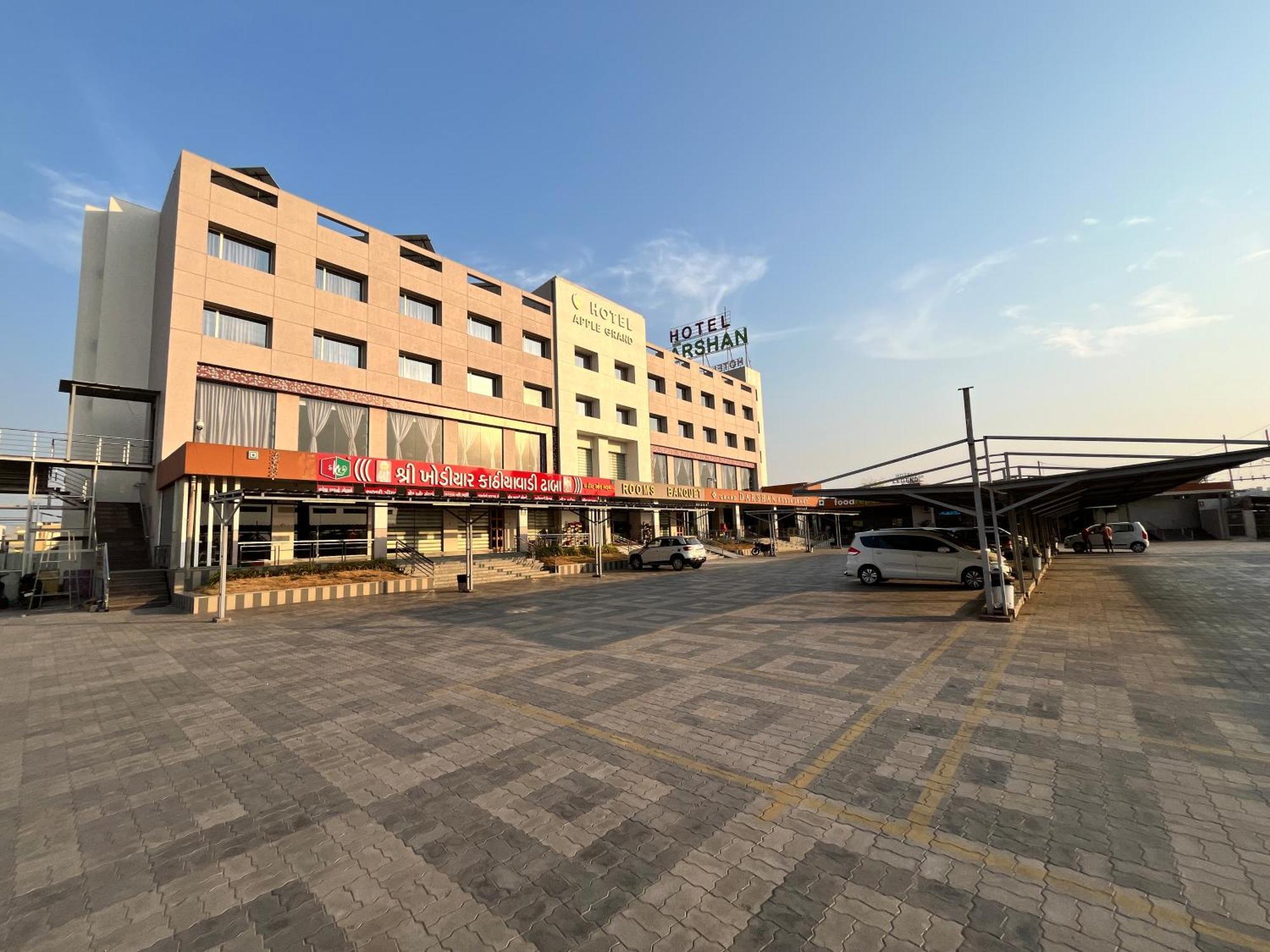 Hotel Grand Darshan Вадодара Екстер'єр фото