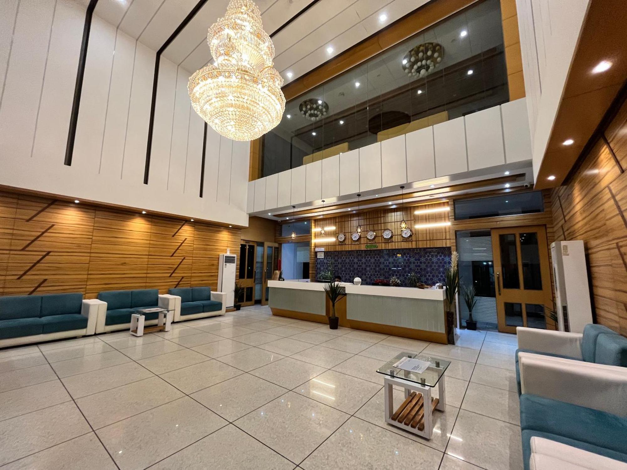 Hotel Grand Darshan Вадодара Екстер'єр фото