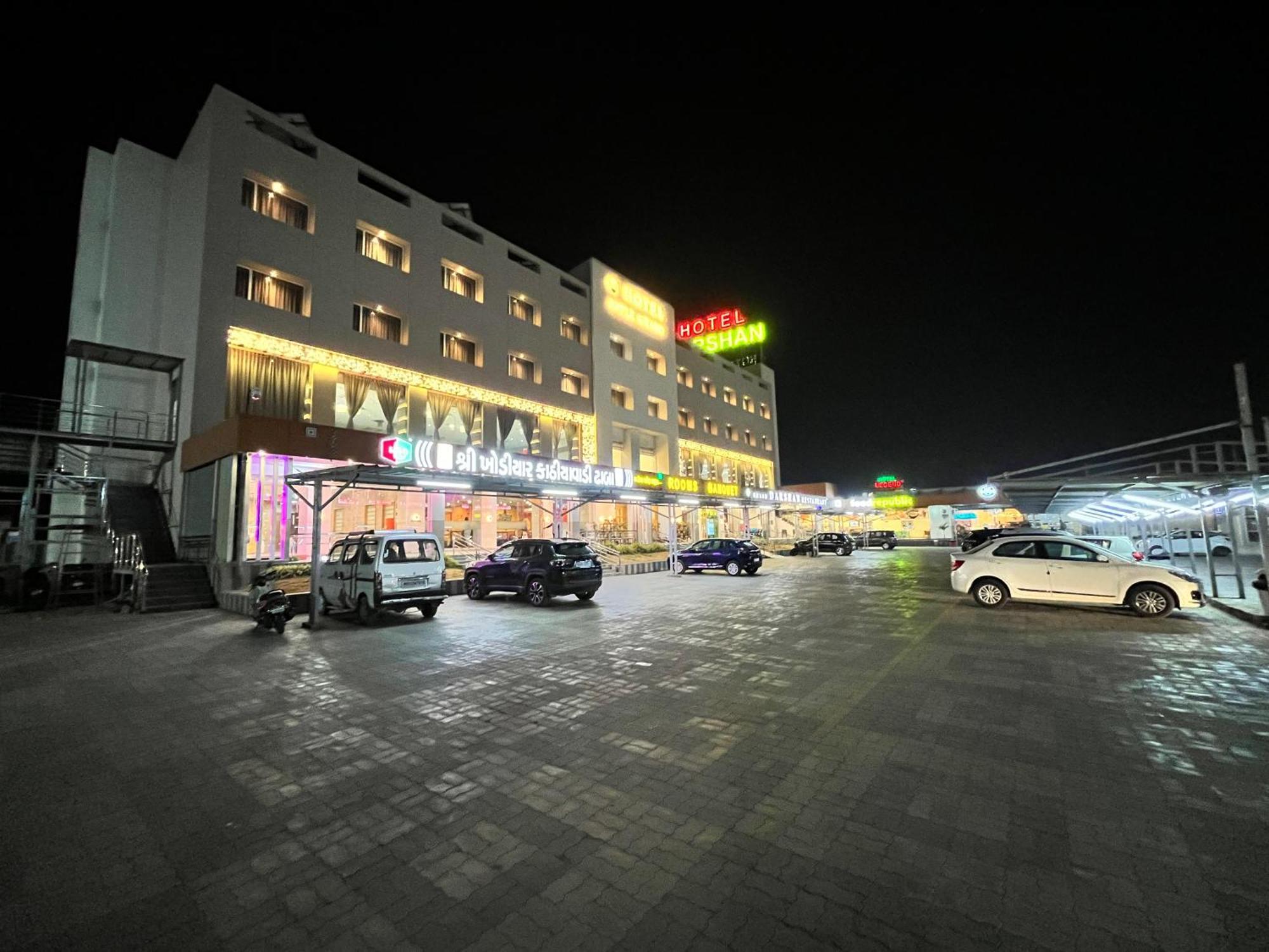 Hotel Grand Darshan Вадодара Екстер'єр фото