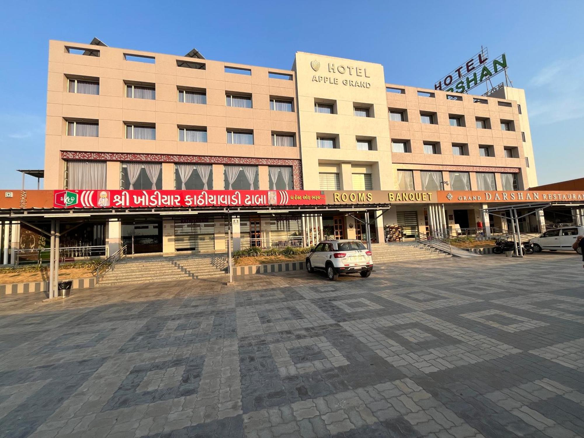 Hotel Grand Darshan Вадодара Екстер'єр фото