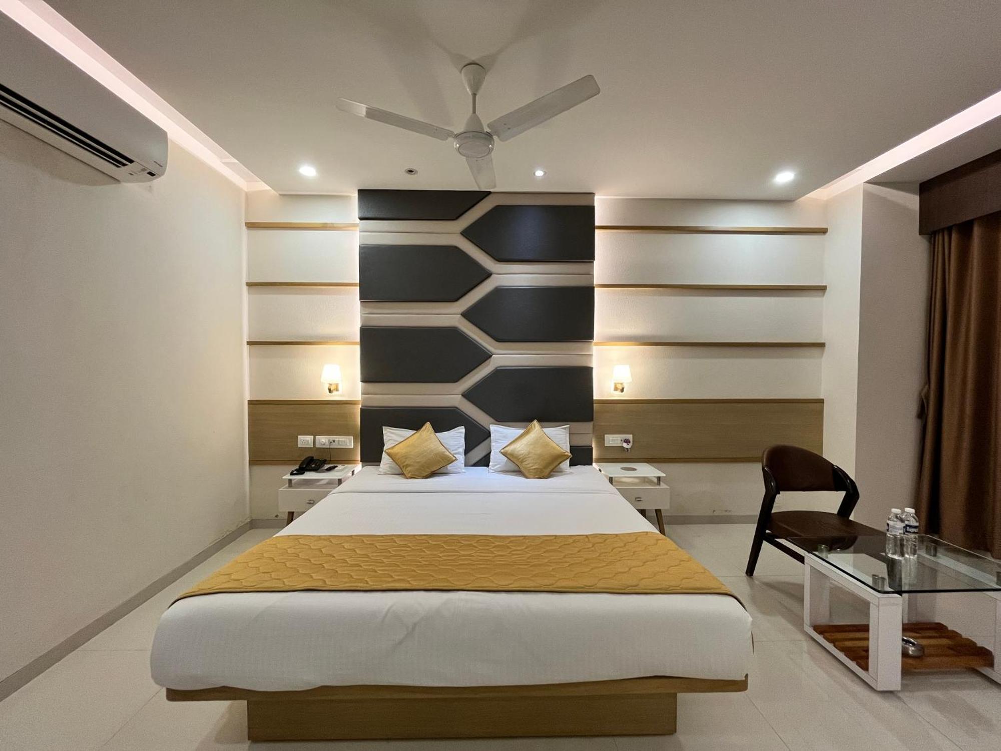 Hotel Grand Darshan Вадодара Екстер'єр фото