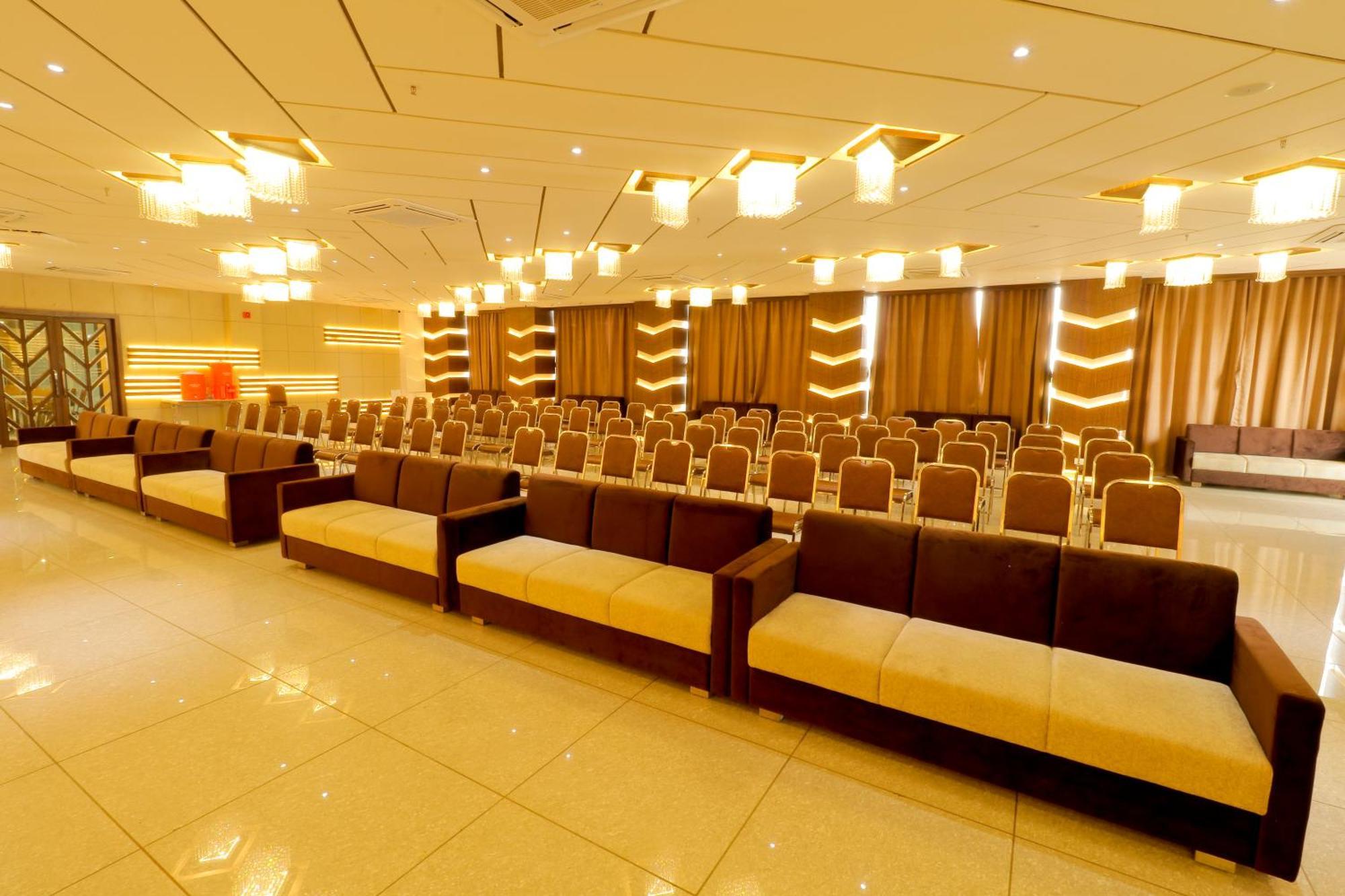 Hotel Grand Darshan Вадодара Екстер'єр фото